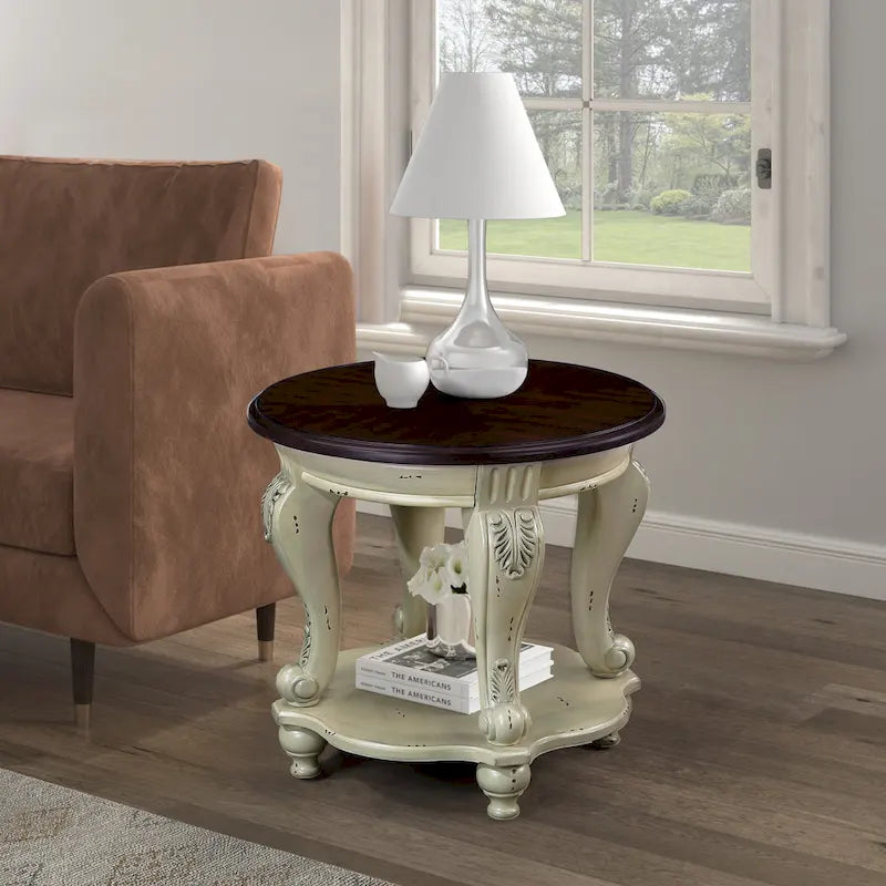 Table d'appoint ronde avec étagère inférieure et pieds galbés
