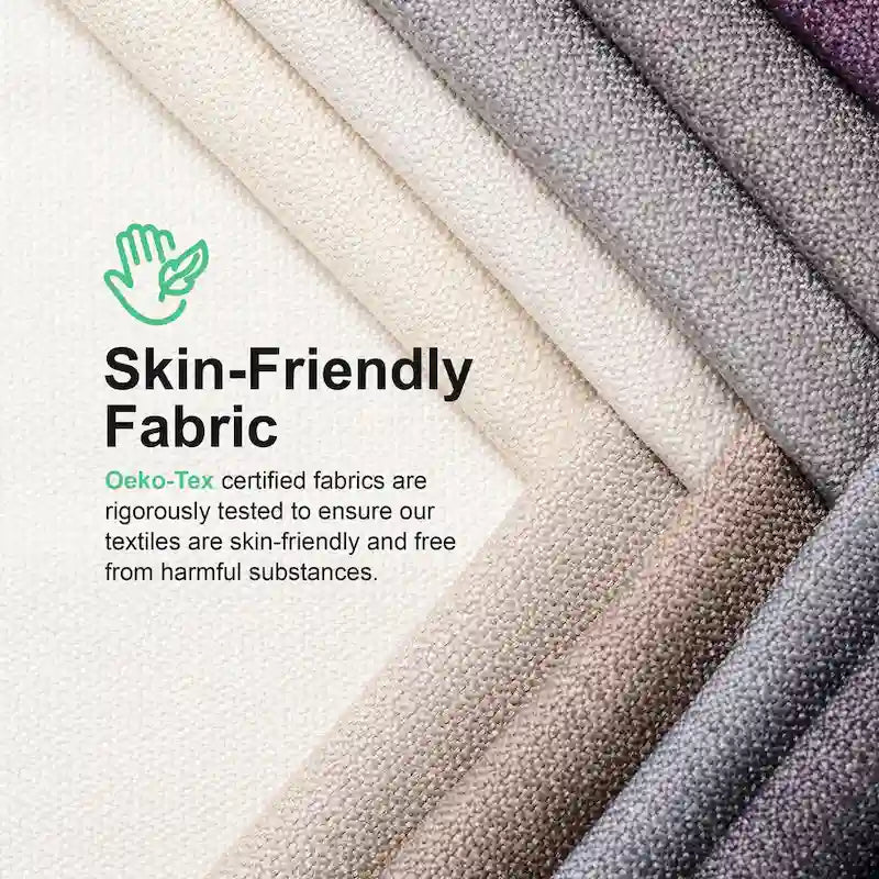Causeuse en chenille blanche avec coussins décoratifs