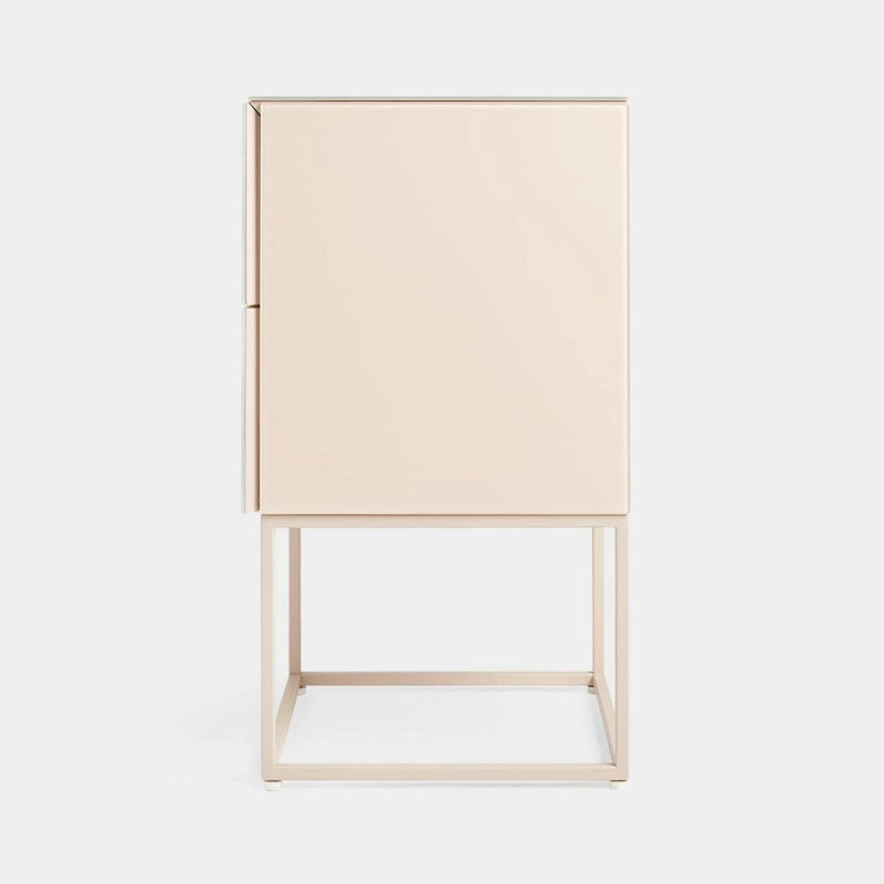 Table de chevet à deux tiroirs motif marbre avec plateau en verre trempé